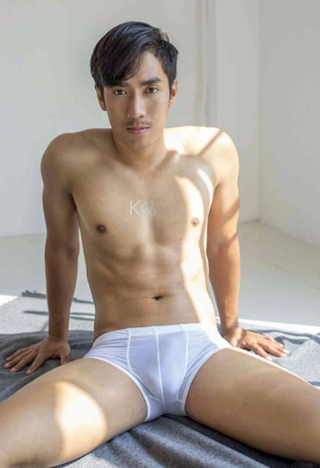 hot male 539 (18+)