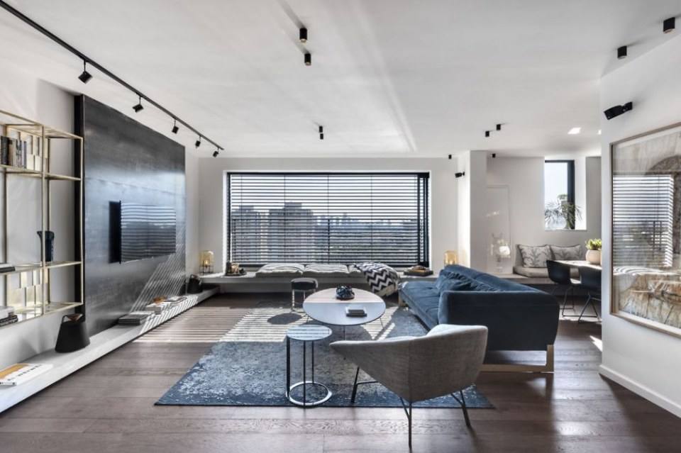 Apartment in Tel Aviv by Aviram Kushmirski