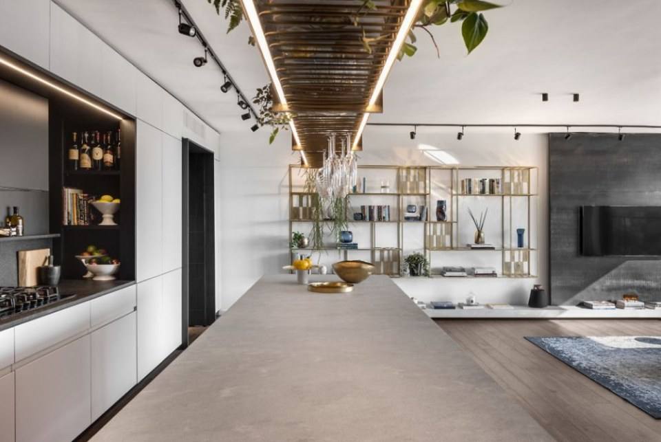 Apartment in Tel Aviv by Aviram Kushmirski