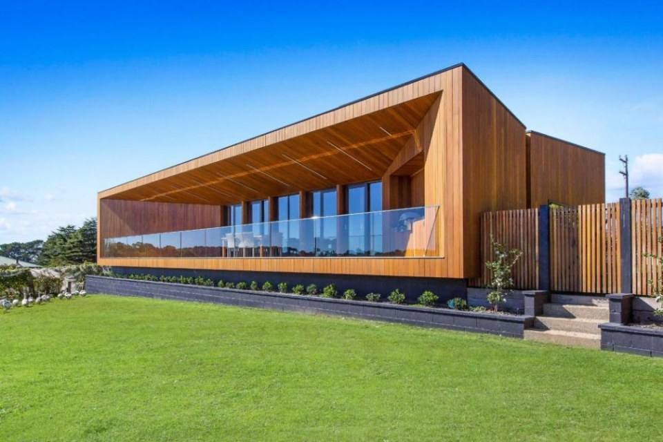 Red Hill Residence by Finnis Architects
