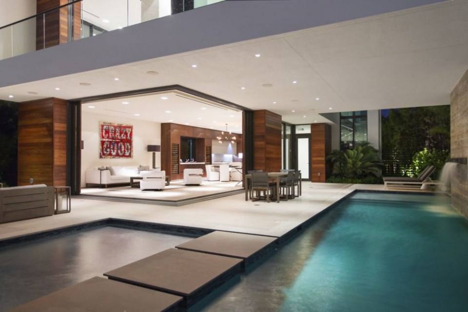 Miami Beach Island Home by Choeff Levy Fischman