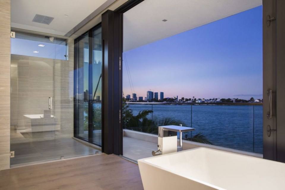 Miami Beach Island Home by Choeff Levy Fischman