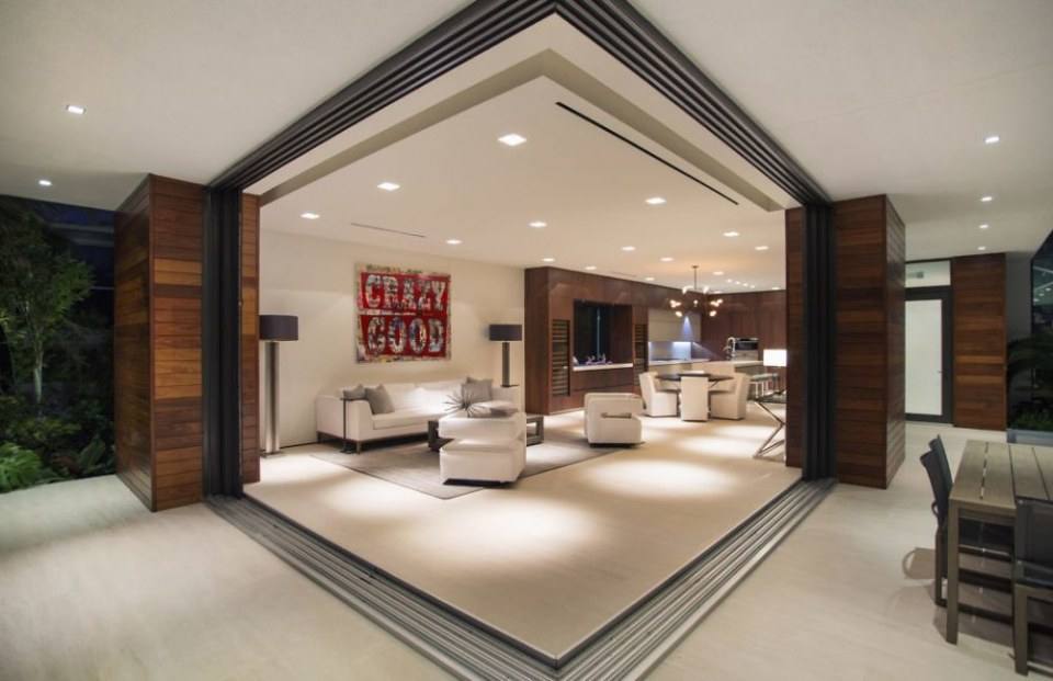 Miami Beach Island Home by Choeff Levy Fischman