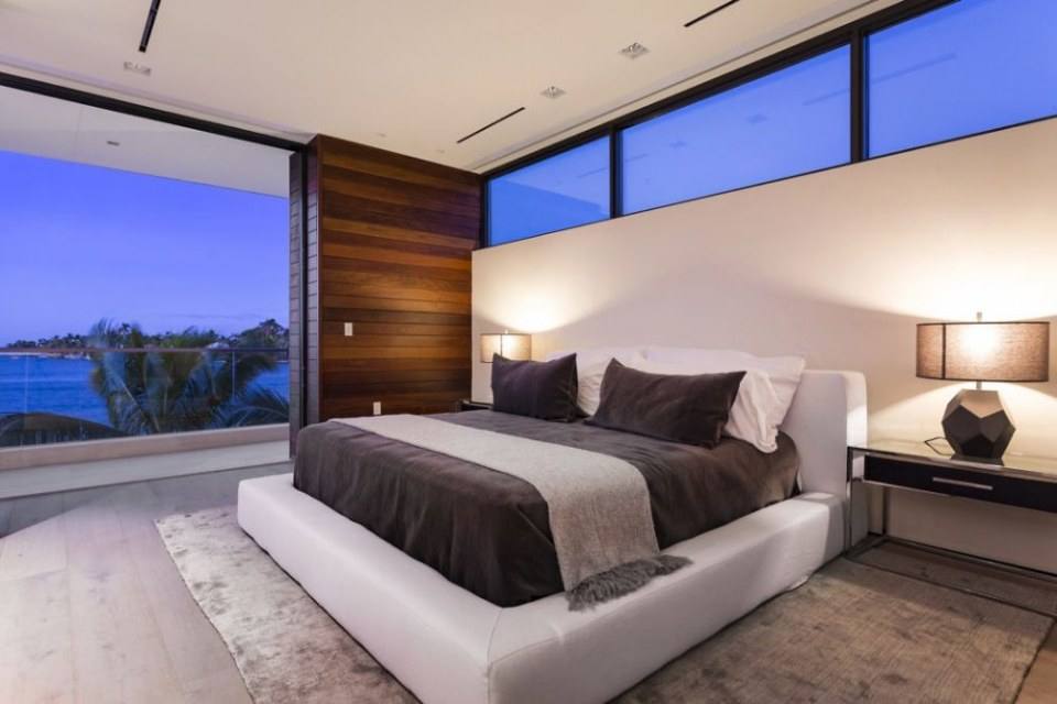 Miami Beach Island Home by Choeff Levy Fischman