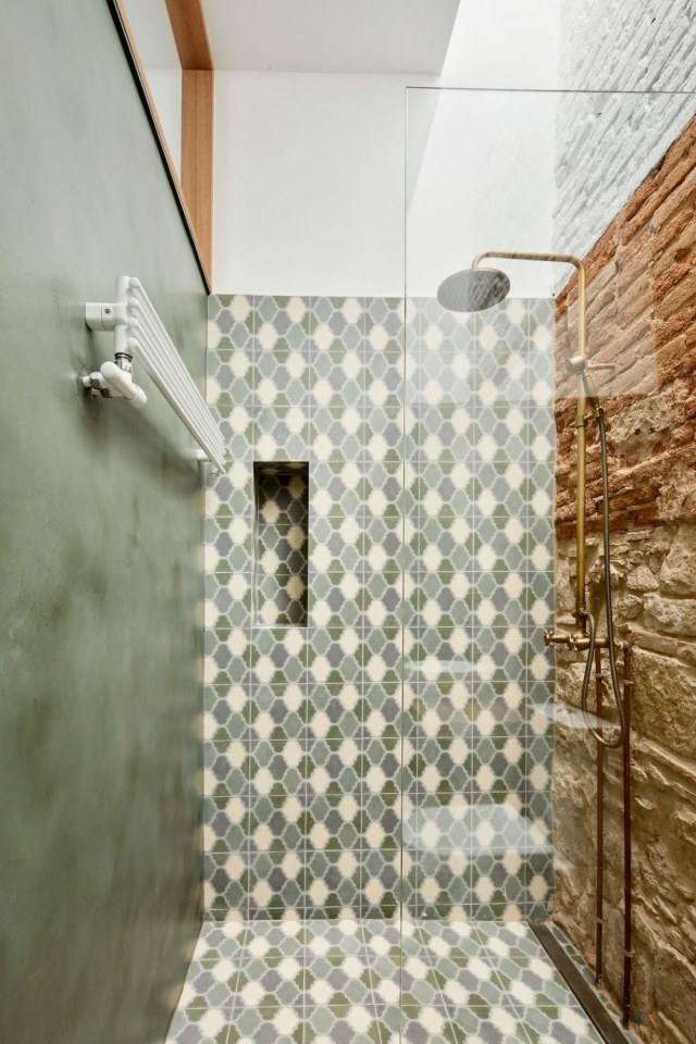 Apartment in Barcelona by Valent&iacute; Albareda
