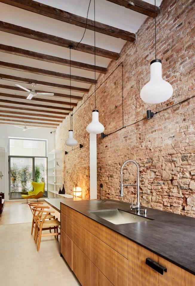 Apartment in Barcelona by Valent&iacute; Albareda