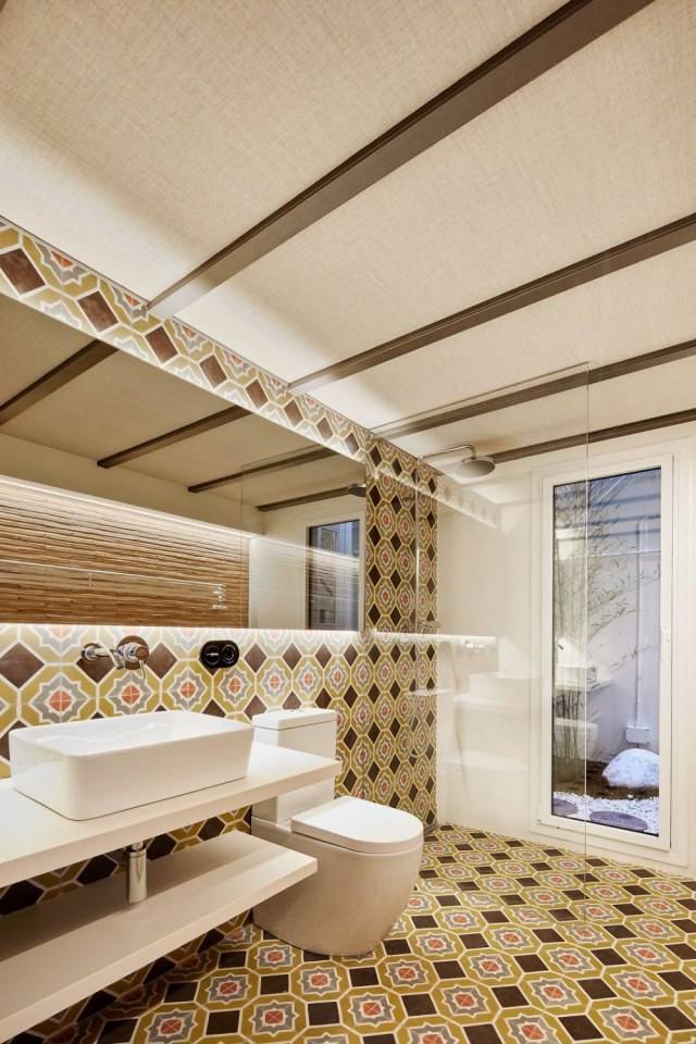 Apartment in Barcelona by Valent&iacute; Albareda