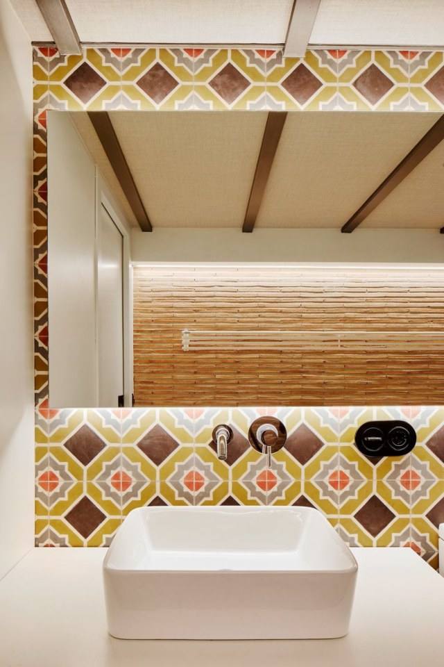 Apartment in Barcelona by Valent&iacute; Albareda