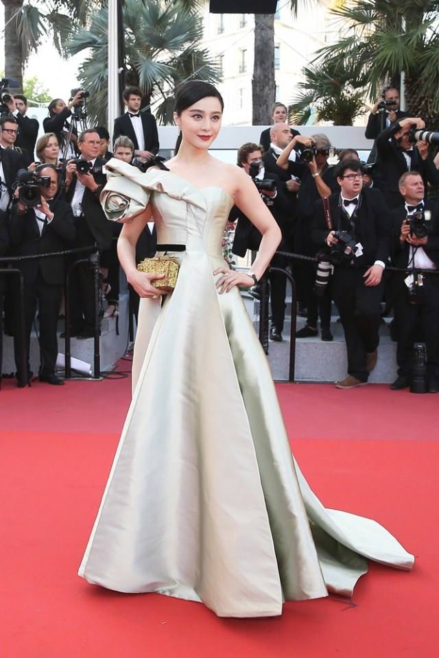 Fan Bingbing ราชินีกุหลาบมาแล้ว!!! สวย เป๊ะ ปัง สุดๆ  Day2 @Cannes Film Festival 2018