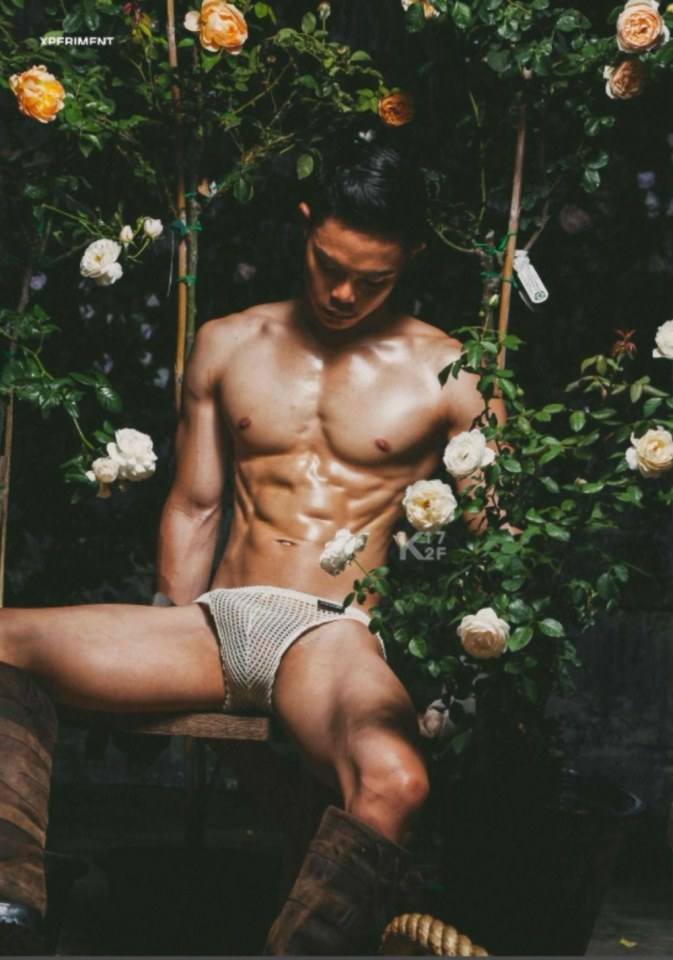 hot male 542 (18+)