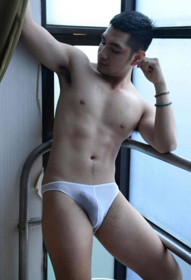 hot male 542 (18+)