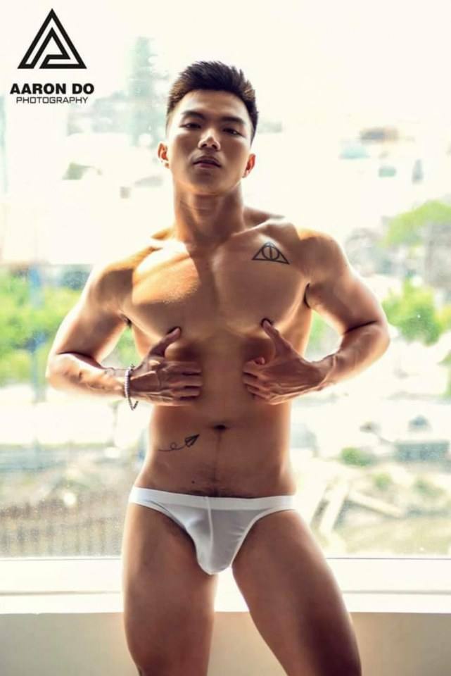 hot male 543 (18+)