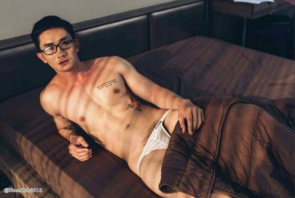 hot male 545 (18+)