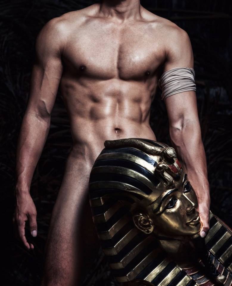 hot male 545 (18+)