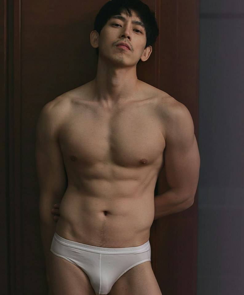 hot male 545 (18+)