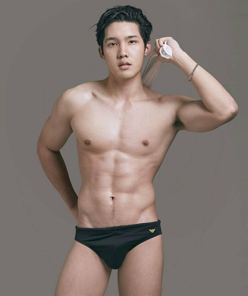 hot male 545 (18+)