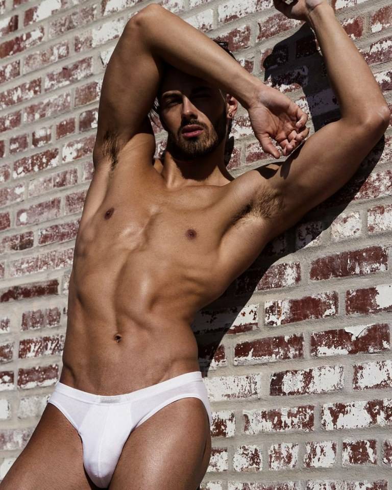 hot male 545 (18+)