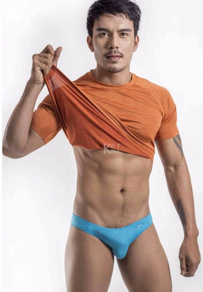 hot male 546 (18+)