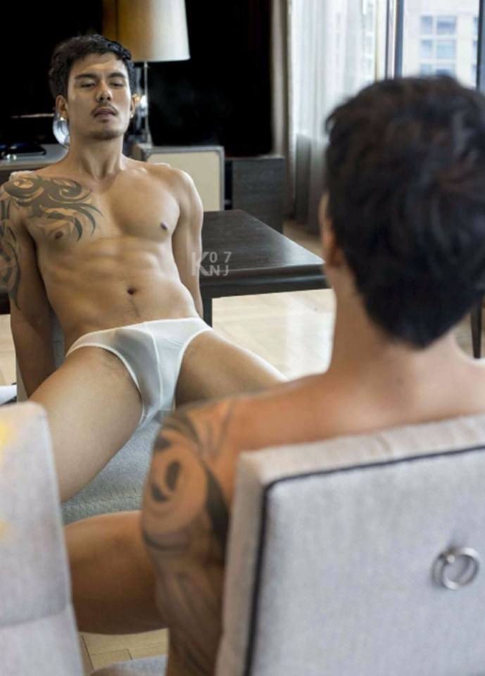 hot male 546 (18+)