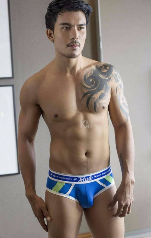 hot male 546 (18+)