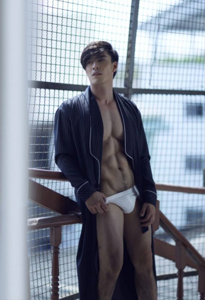 hot male 548 (18+)