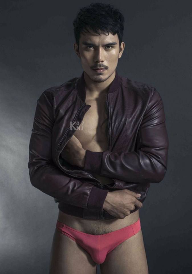 hot male 549 (18+)