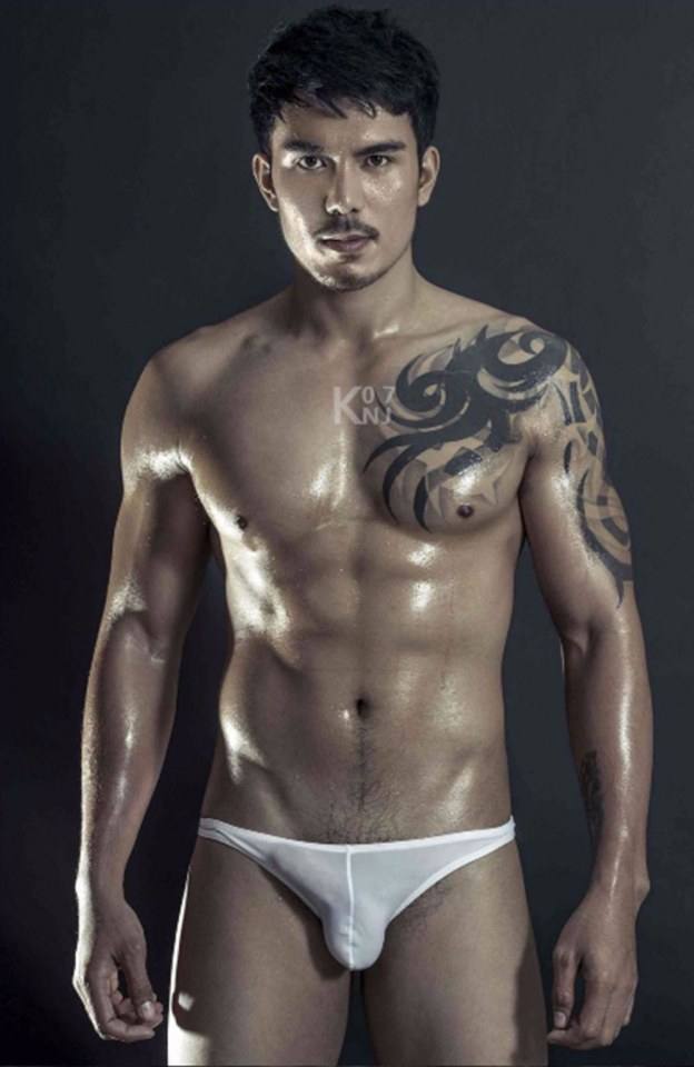hot male 549 (18+)