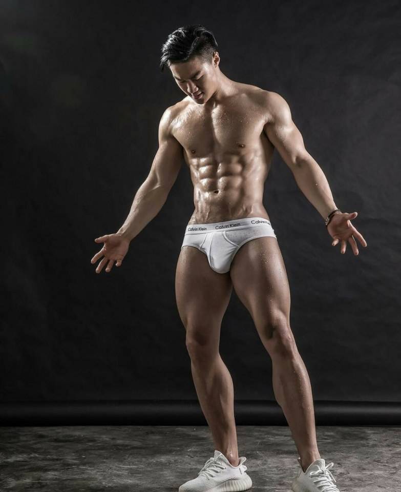hot male 549 (18+)