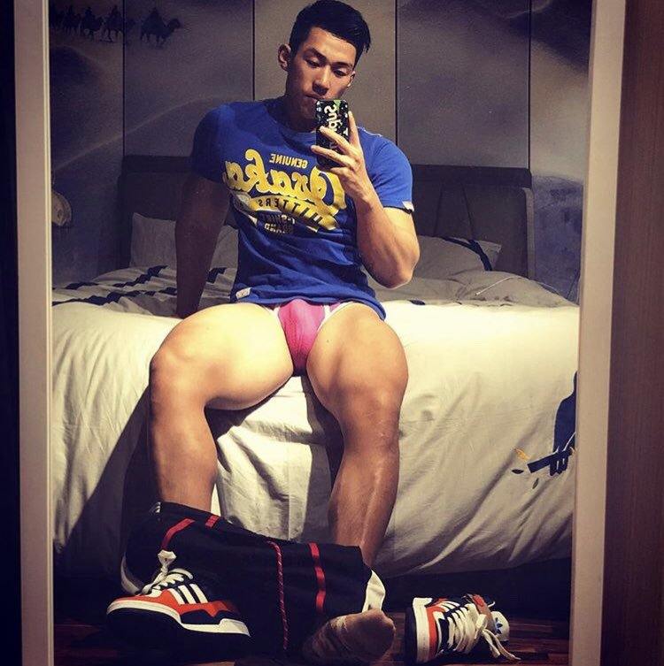 hot male 550 (18+)
