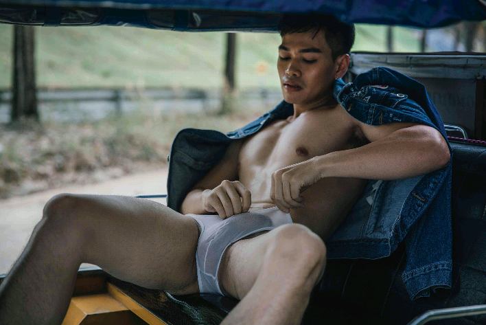 hot male 550 (18+)