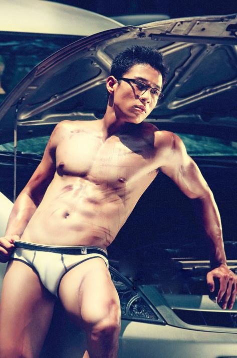 hot male 550 (18+)