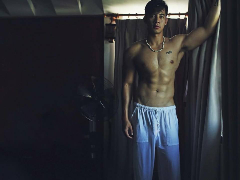 hot male 553 (18+)