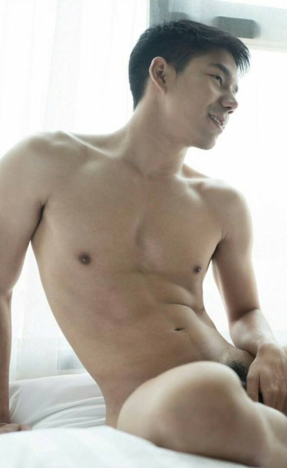 hot male 553 (18+)