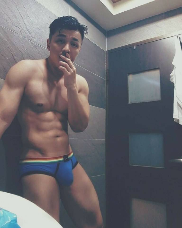 hot male 555 (18+)