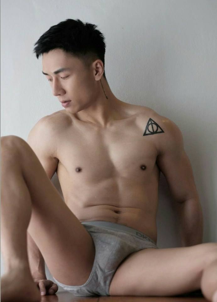 hot male 555 (18+)