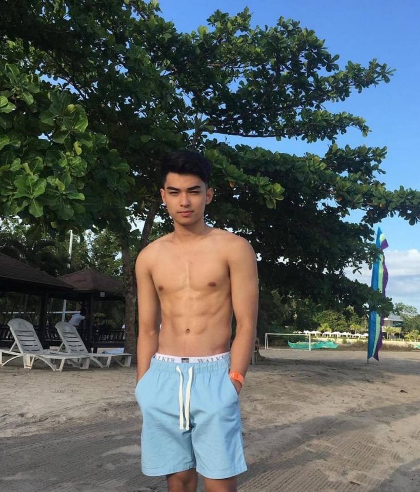 ยั่ววันหยุด