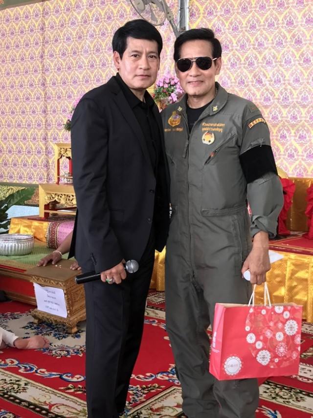 พี่ชายในวงการดารา