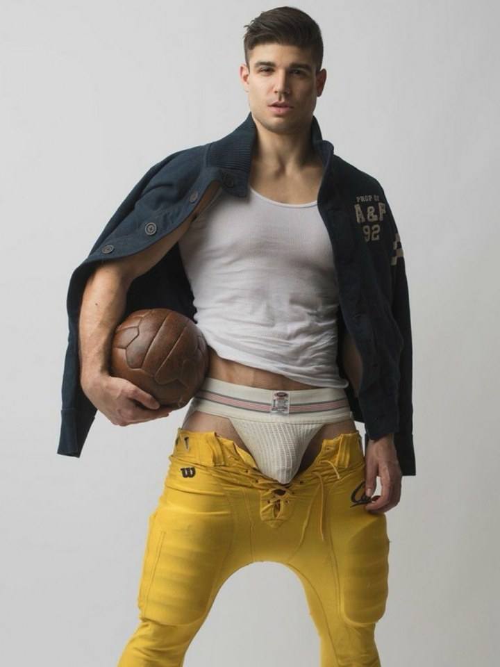 hot male 556 (18+)
