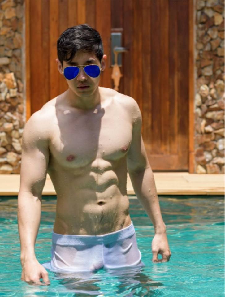 hot male 557 (18+)