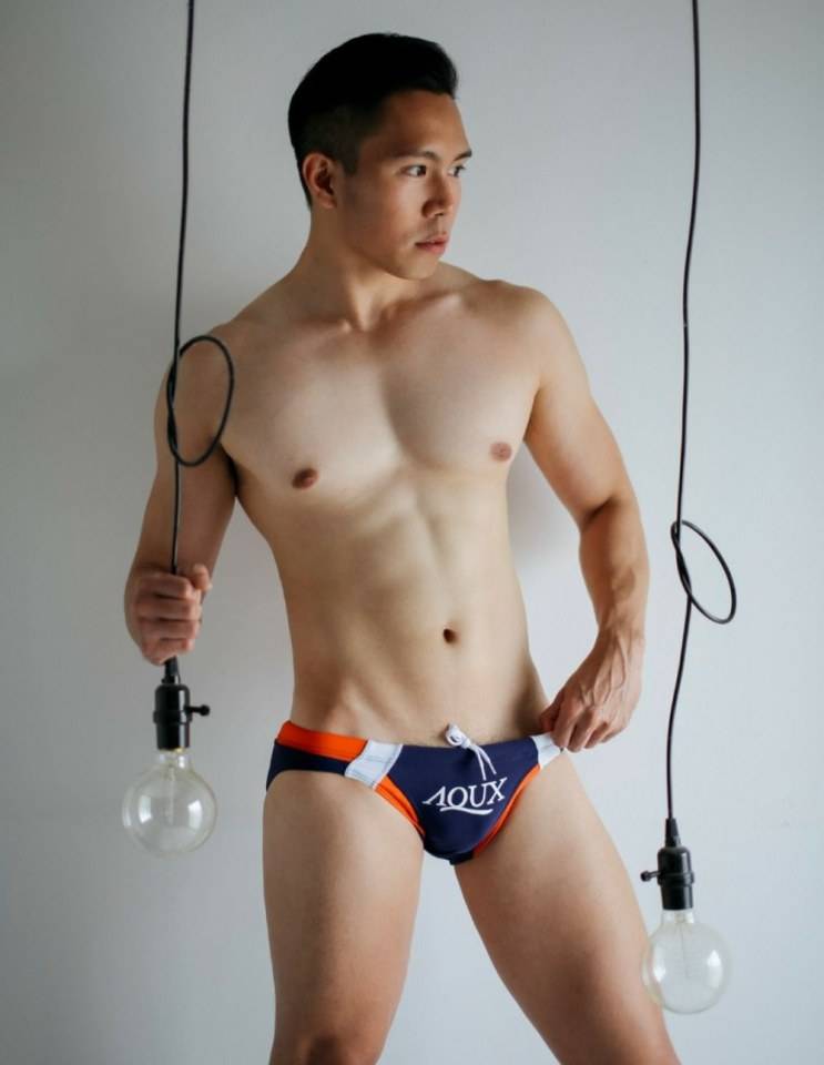 hot male 558 (18+)