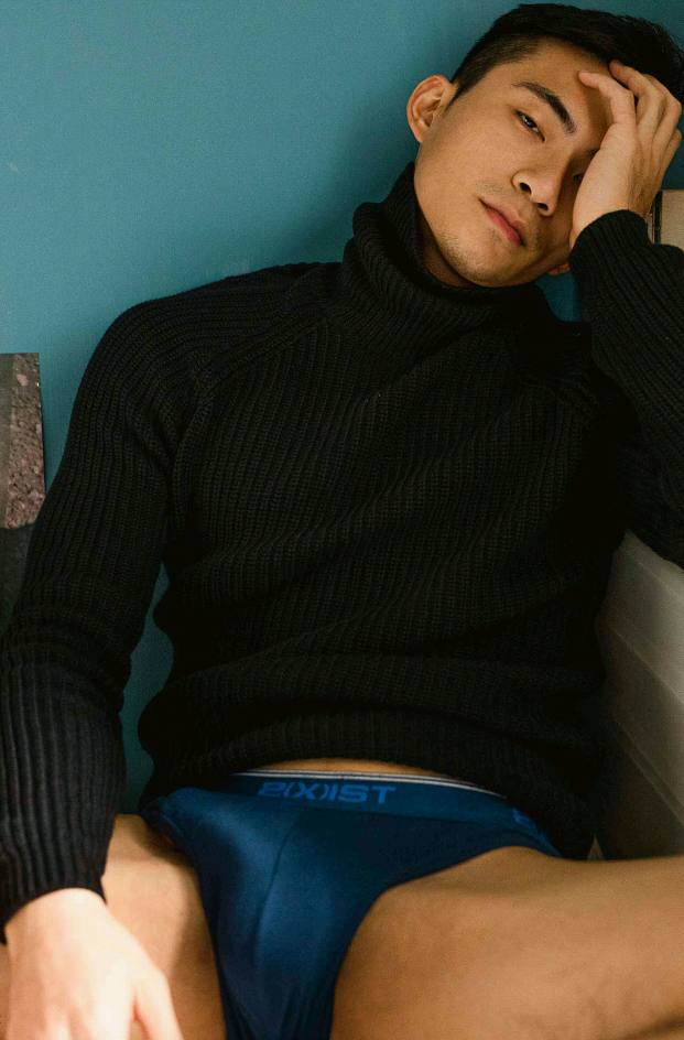 hot male 558 (18+)