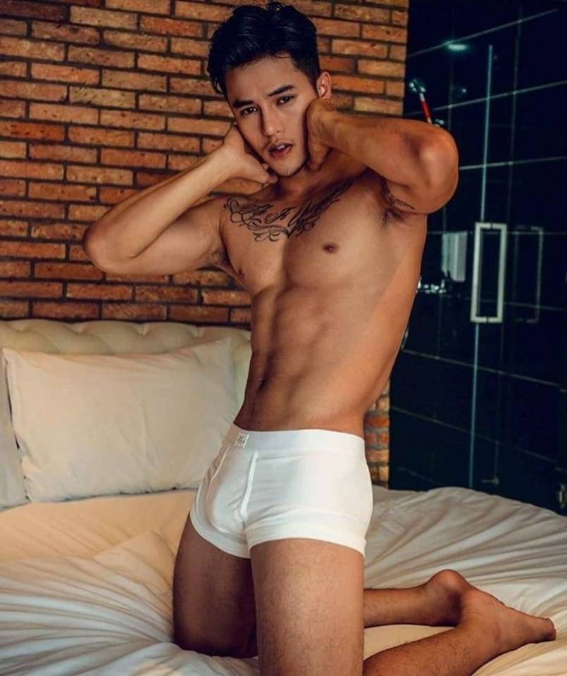 hot male 559 (18+)