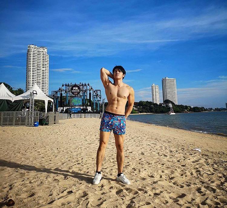 ไปทะเลกัน
