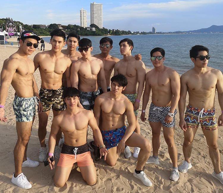 ไปทะเลกัน