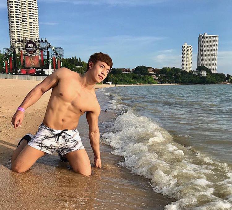 ไปทะเลกัน