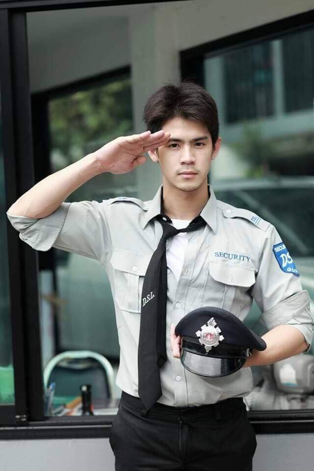 คนในเครื่องแบบ