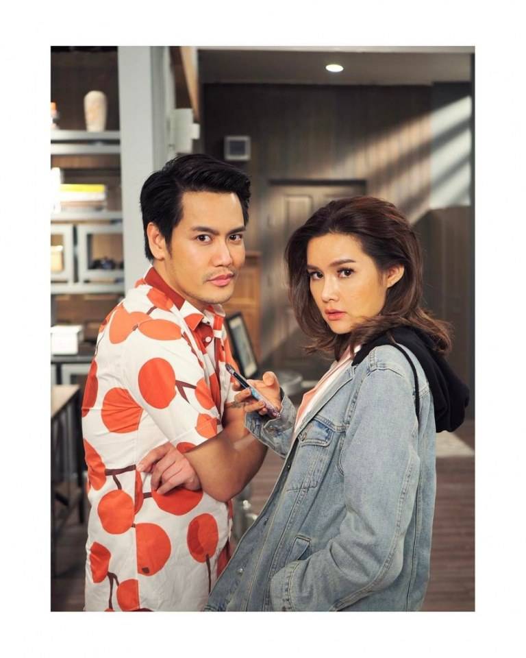 หญิง​ รฐา-อ๊อฟ​ ปอง​ศักดิ์​