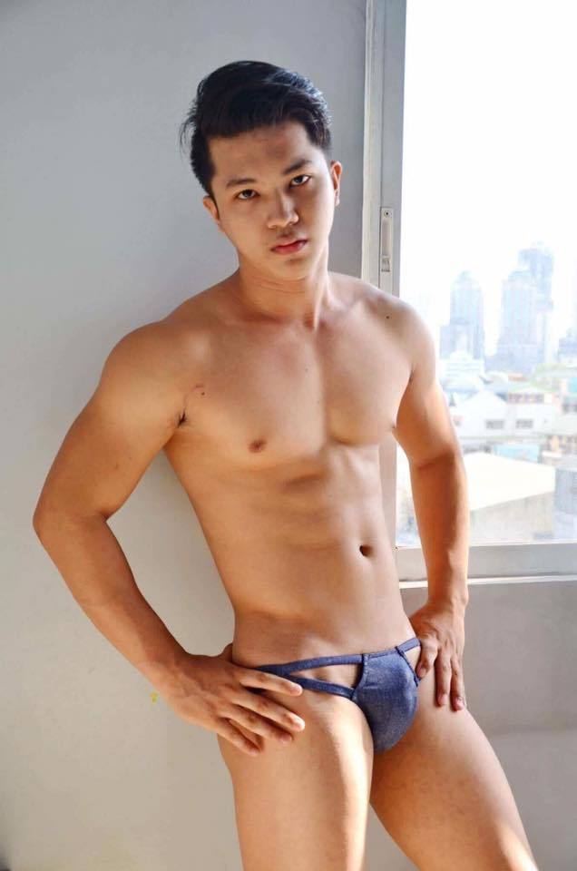 hot male 561 (18+)