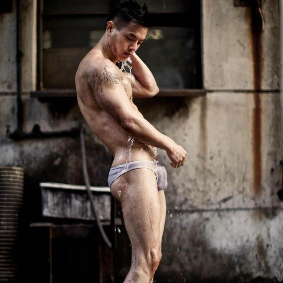 hot male 561 (18+)