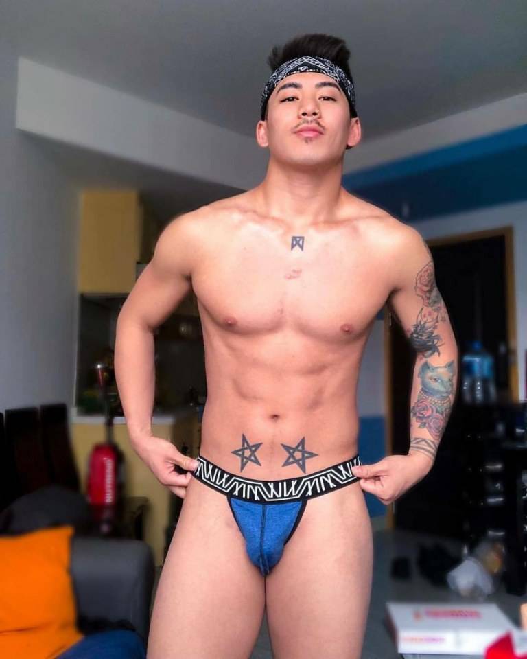 hot male 561 (18+)